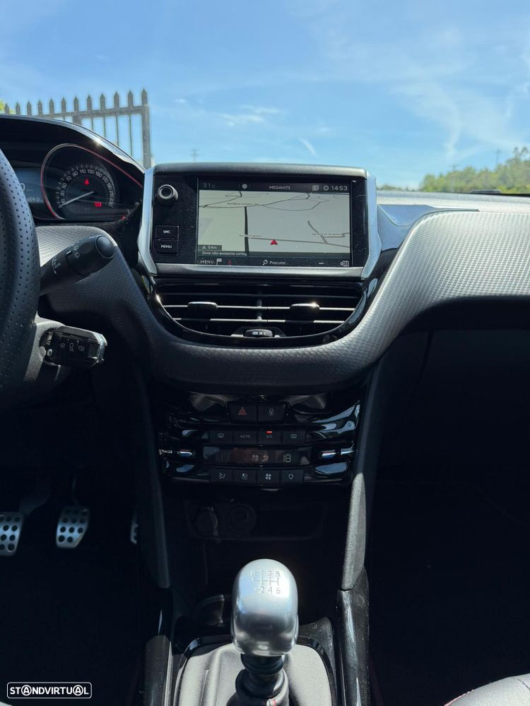 Peugeot 2008 1.2 PureTech GT Line - 12