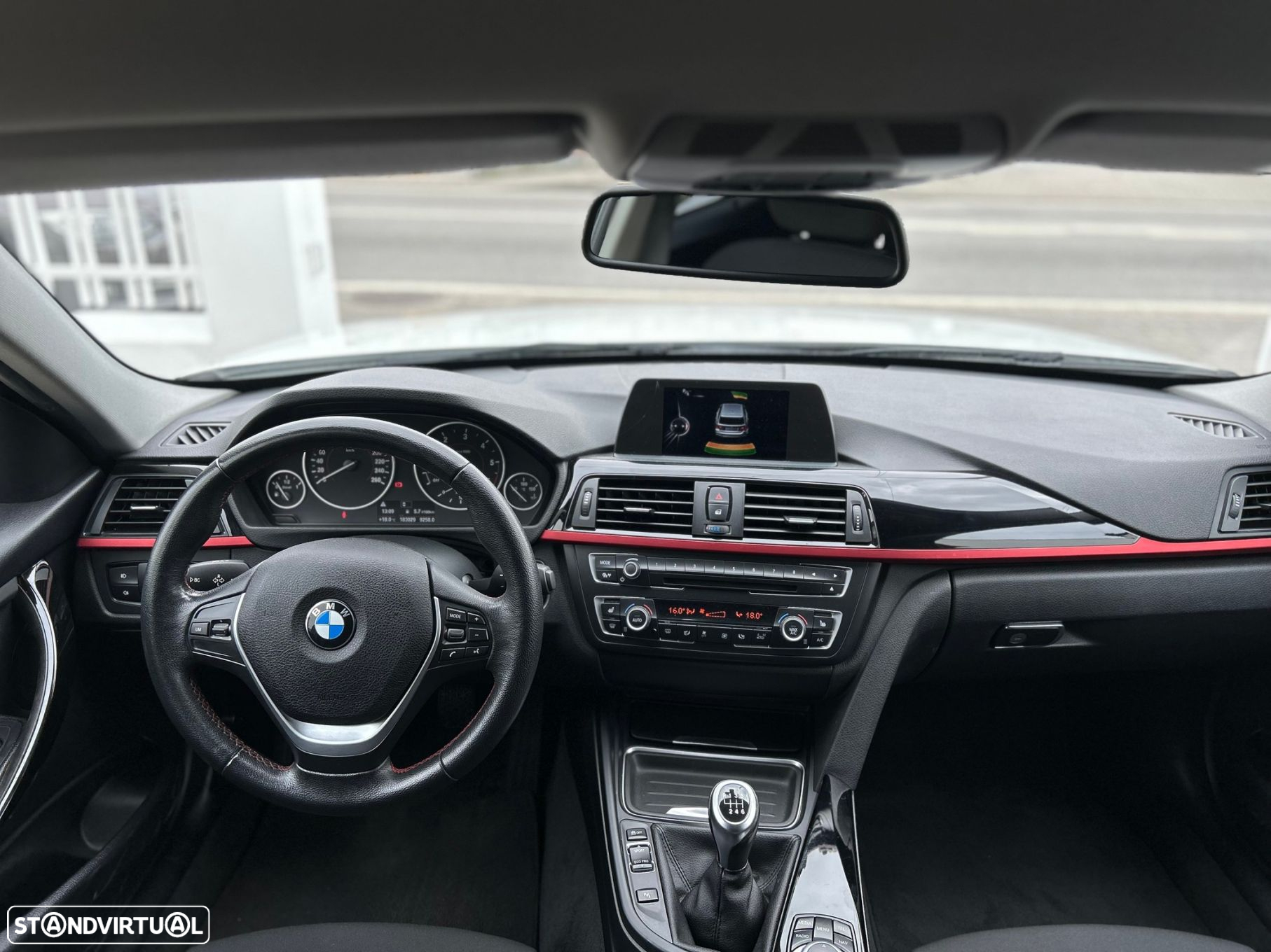 BMW 318 d Touring Line Sport - 13