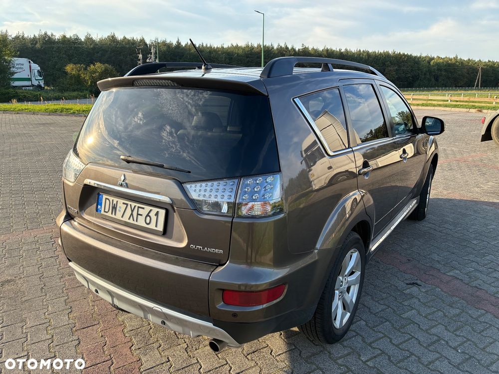 Mitsubishi Outlander - 12