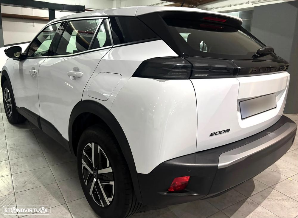 Peugeot 2008 1.2 PureTech Allure Pack - 4