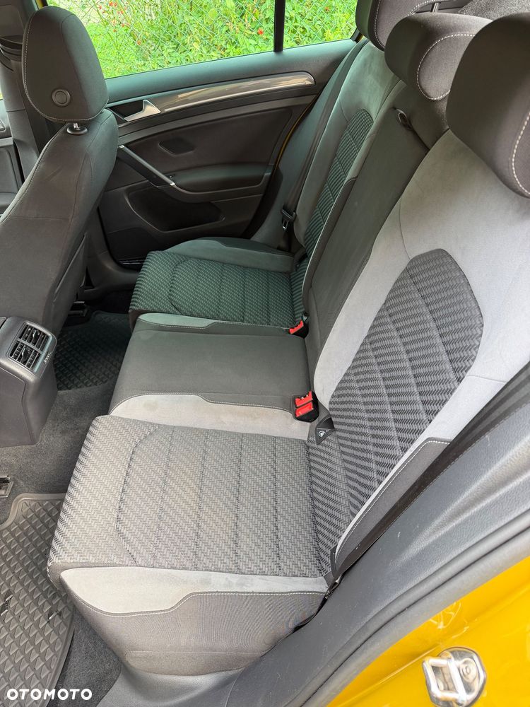 Volkswagen Golf - 12