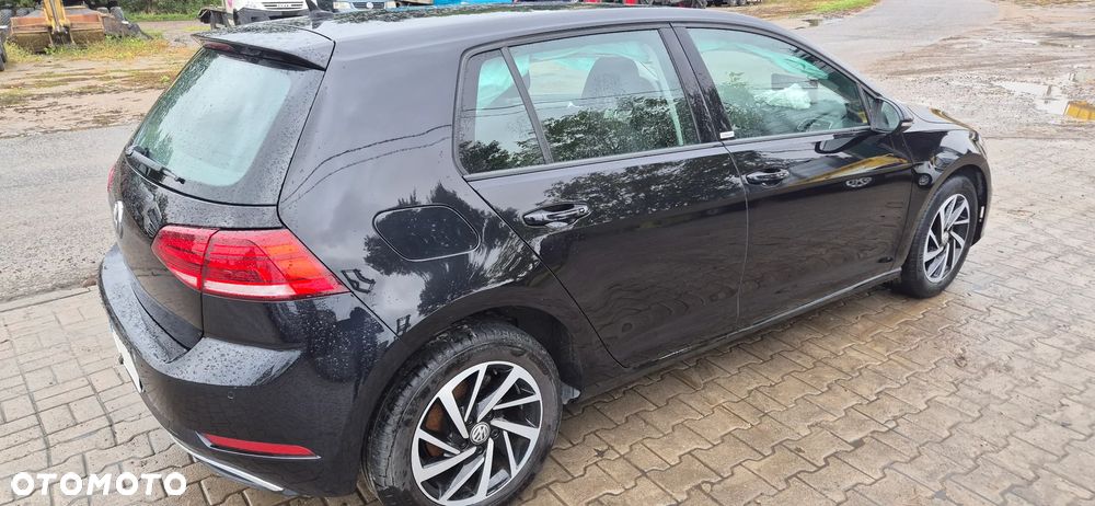 Volkswagen Golf - 14