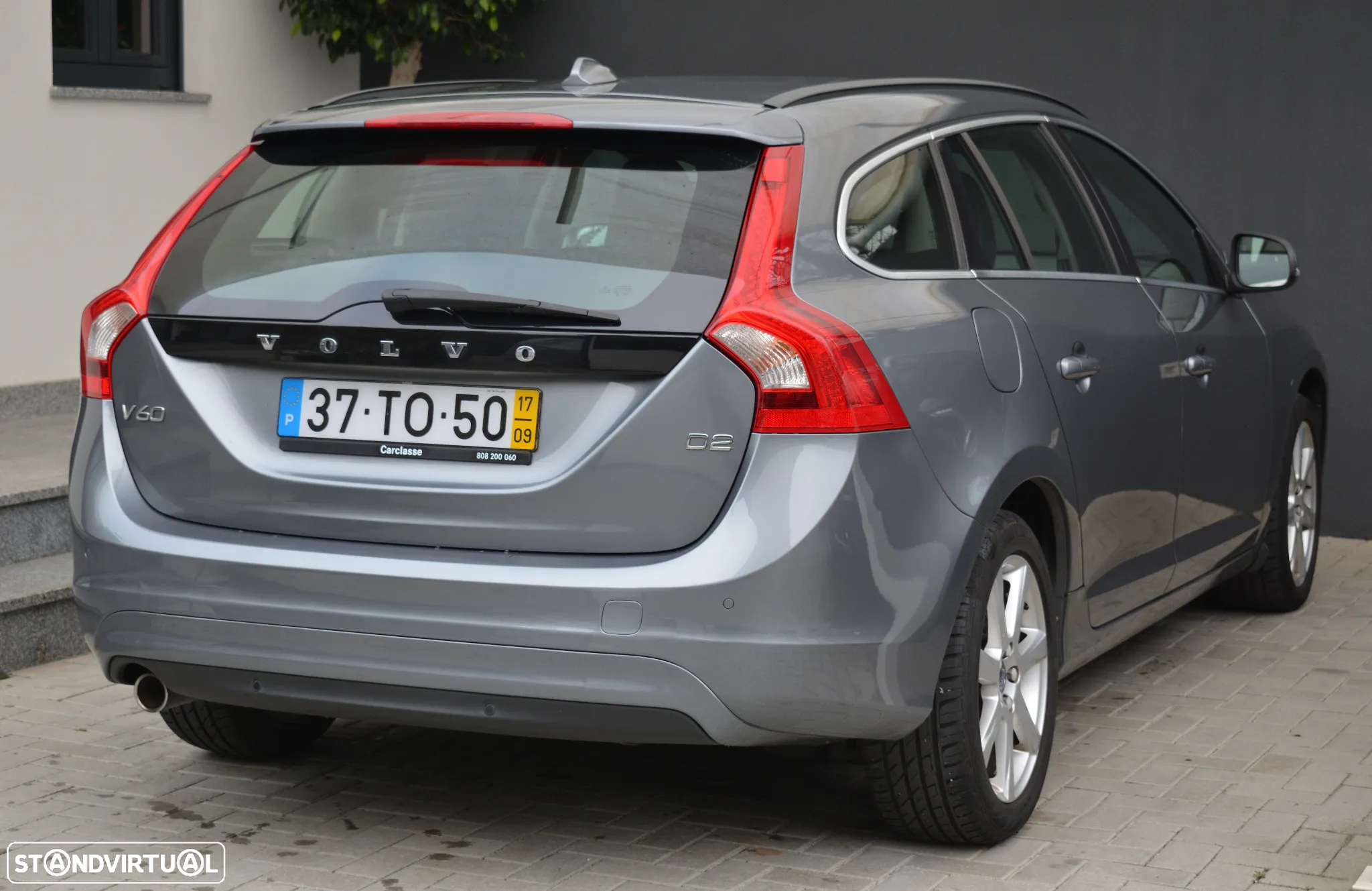 Volvo V60 2.0 D2 Momentum - 7