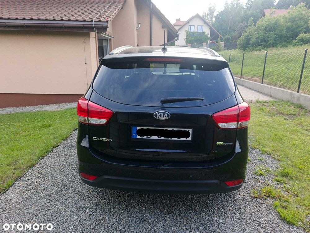 Kia Carens - 4