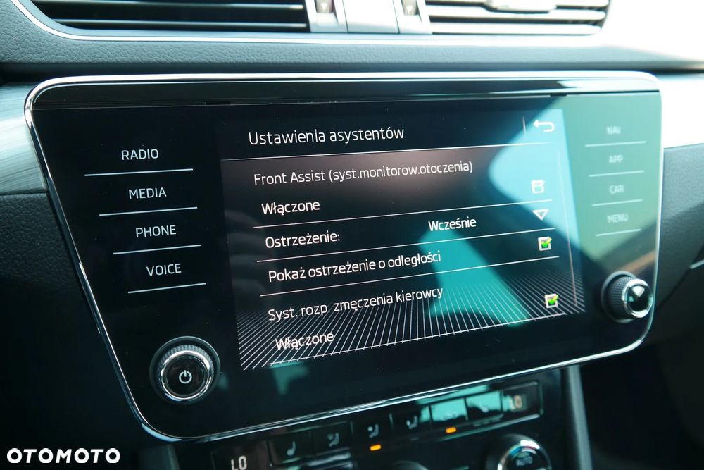 Skoda Superb 2.0 TSI Ambition DSG - 28