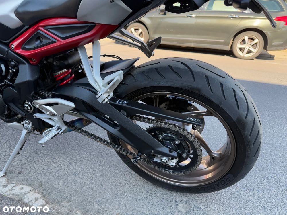 Triumph Street Triple - 20