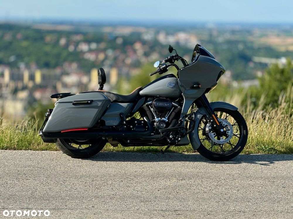 Harley-Davidson Touring Road Glide - 10