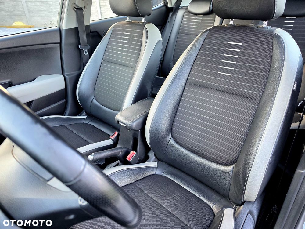 Kia Stonic 1.4 L - 16