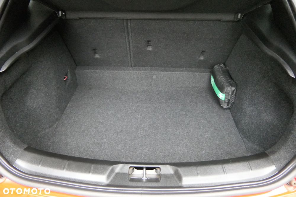 Volvo V40 D2 Drive-E R-Design Momentum - 34