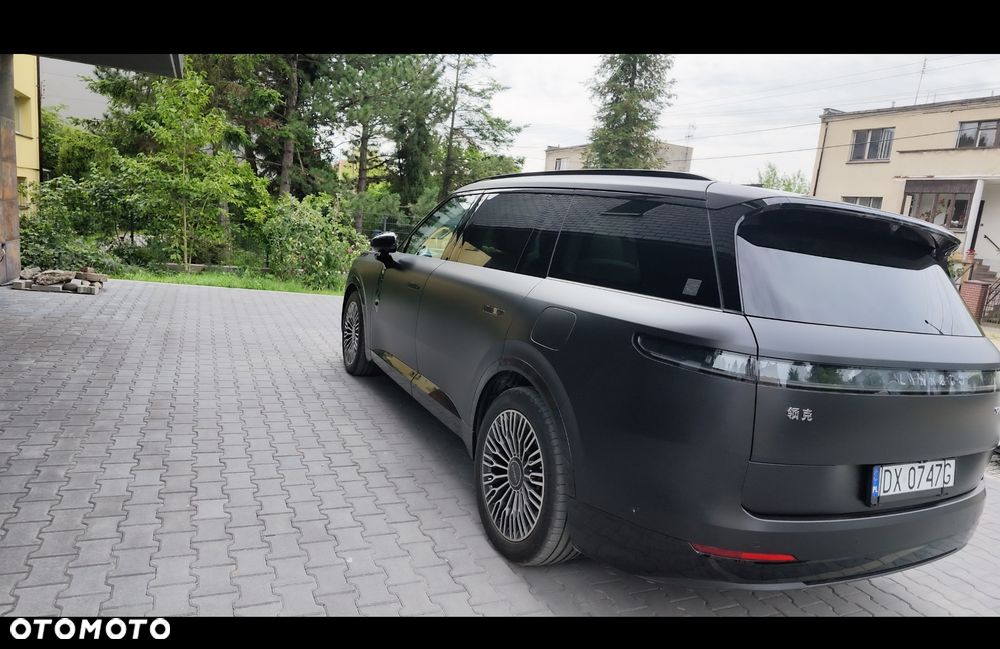 Lynk & Co 900 - 5