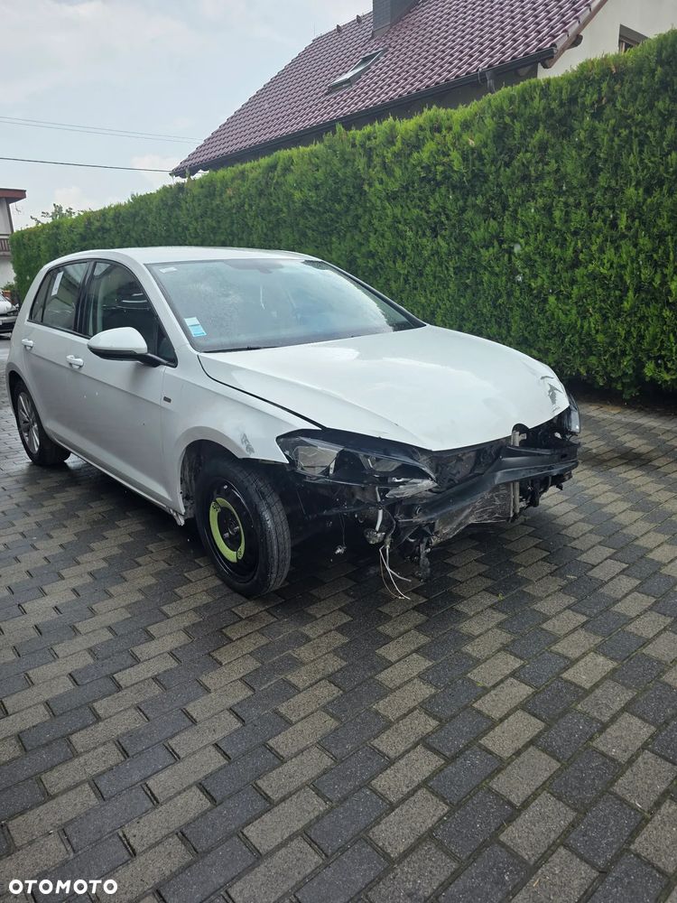 Volkswagen Golf - 5