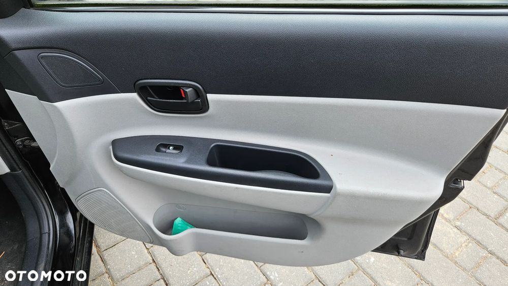 Hyundai Accent - 18