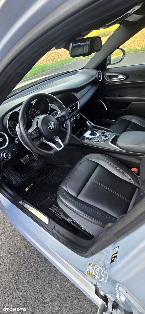 Alfa Romeo Giulia - 15