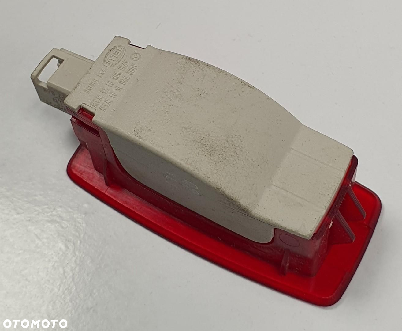 LAMPKA BOCZKA DRZWI MERCEDES CLS W218 A0028201501 - 3