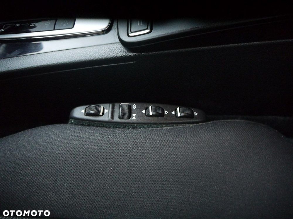 Mercedes-Benz Klasa C 220 CDI 7G-TRONIC Avantgarde Edition - 35