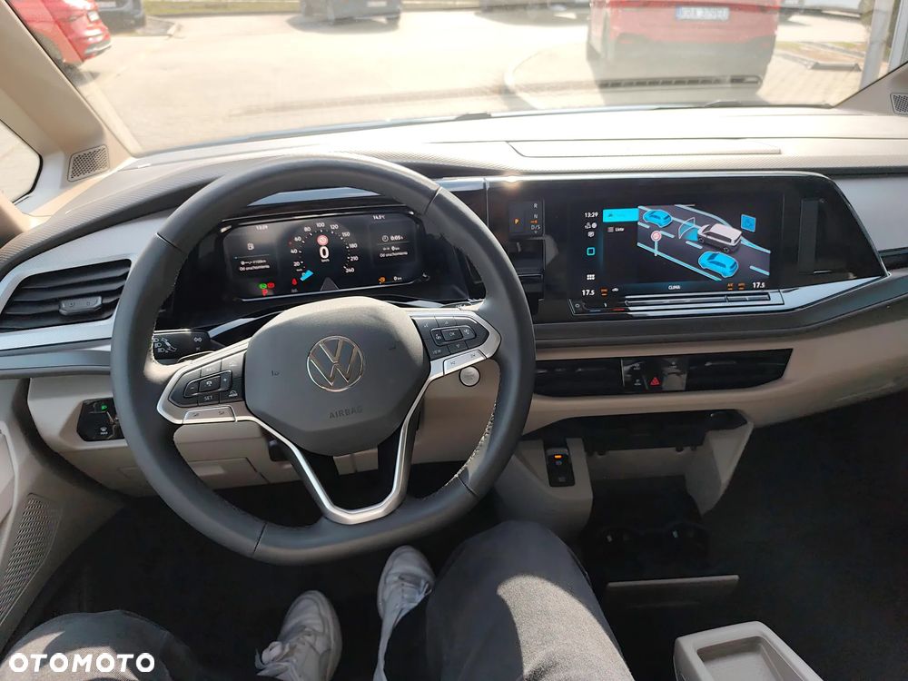 Volkswagen Multivan - 16