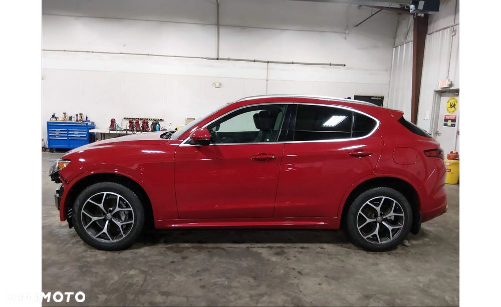 Alfa Romeo Stelvio 2.0 Turbo 16V AT8-Q4 Ti - 6
