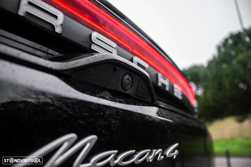 Porsche Macan Electric 4 - 13