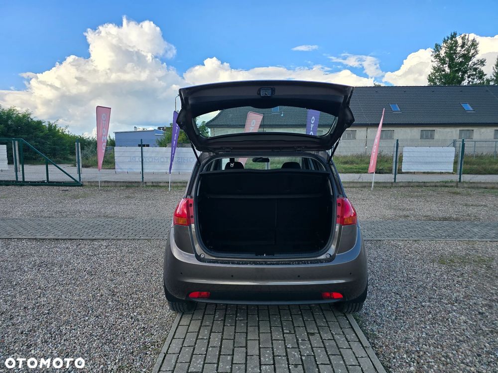 Kia Venga 1.4 L - 10