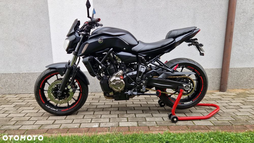 Yamaha MT - 13