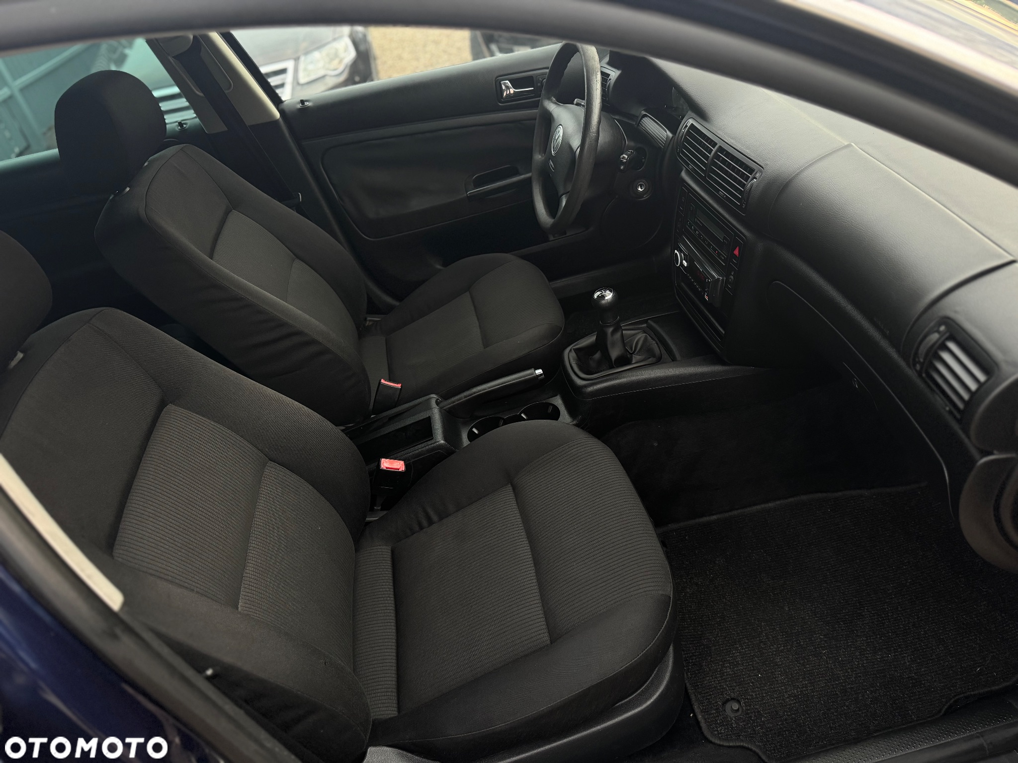 Volkswagen Passat 1.9 TDI Comfortline - 28