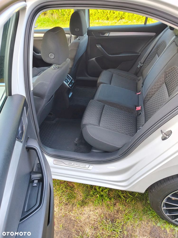 Skoda Superb 2.0 TDI Ambition DSG - 15
