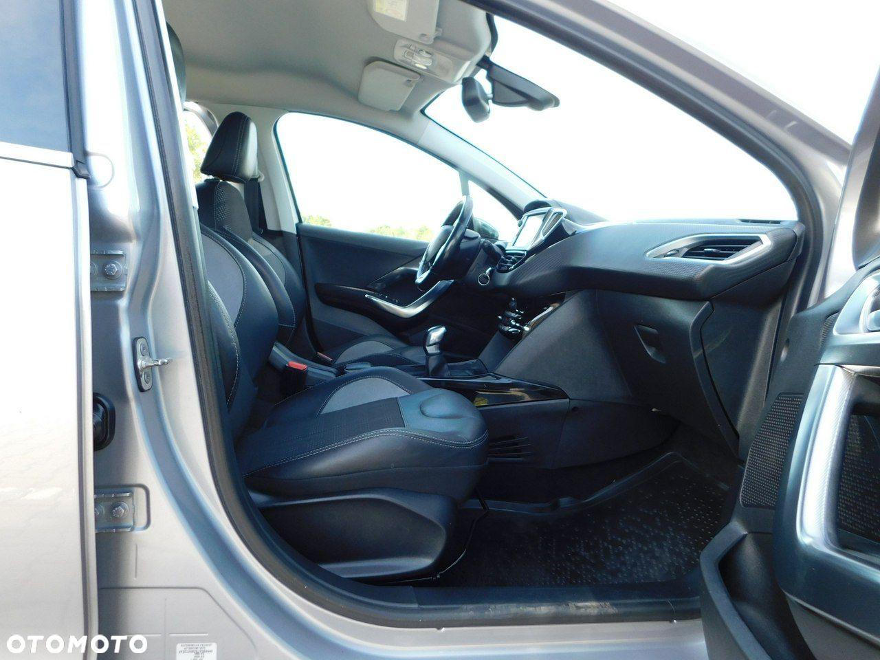 Peugeot 2008 1.2 Pure Tech GPF Allure S&S - 8