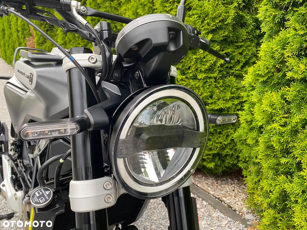 Husqvarna Svartpilen - 30