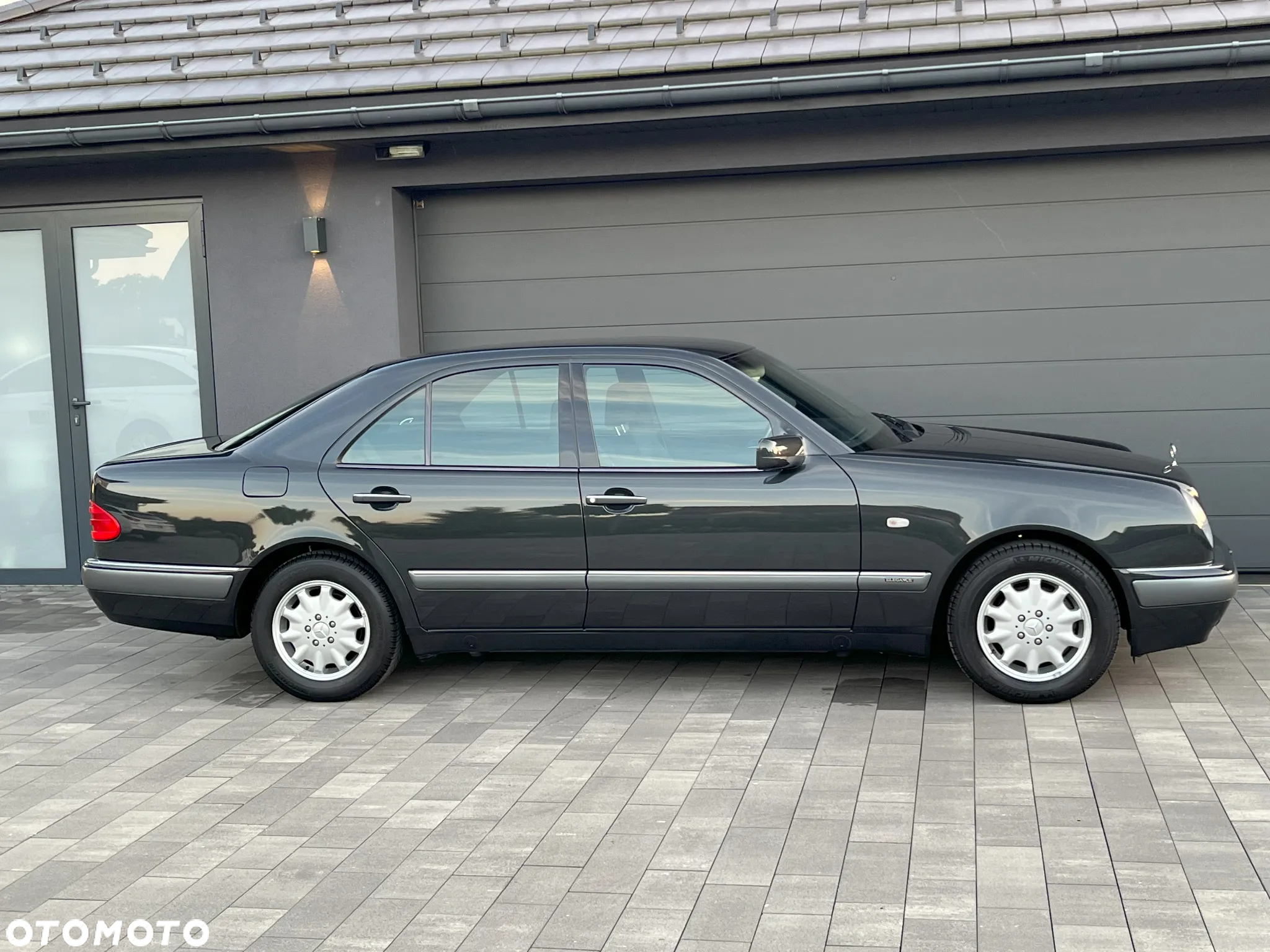 Mercedes-Benz Klasa E 220 D Elegance - 8