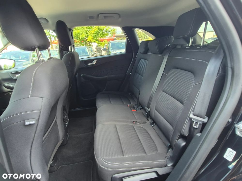 Ford Kuga - 27
