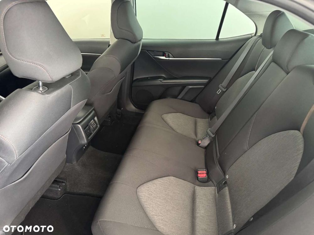 Toyota Camry - 24