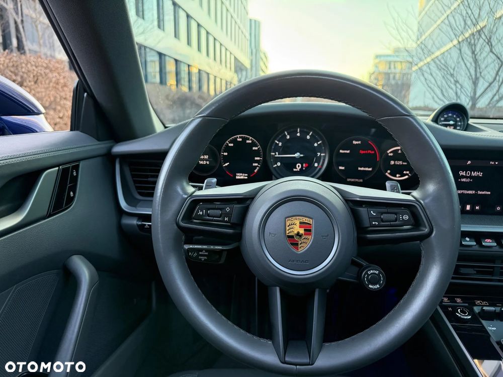 Porsche 911 Carrera - 23