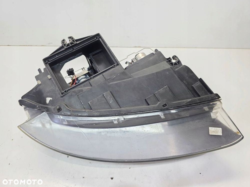 REFLEKTOR LAMPA LEWY PRZÓD XENON AUDI A4 B6 8E0941003S EU 65/25 - 6