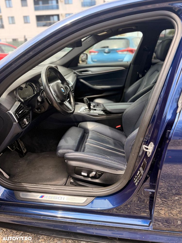 BMW Seria 5 550i xDrive AT - 15