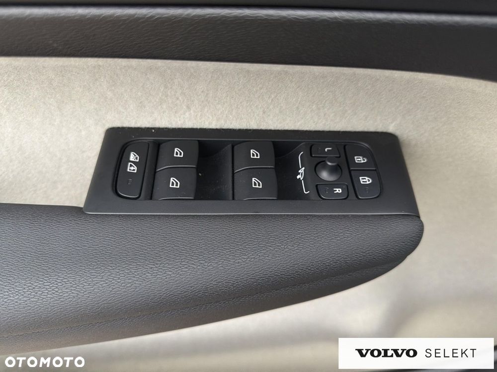 Volvo XC 40 - 25