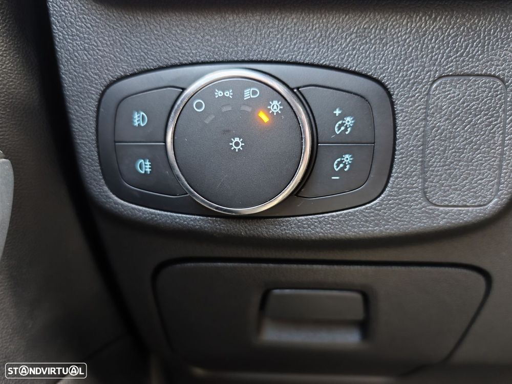 Ford Focus 1.0 EcoBoost ST-Line X - 36