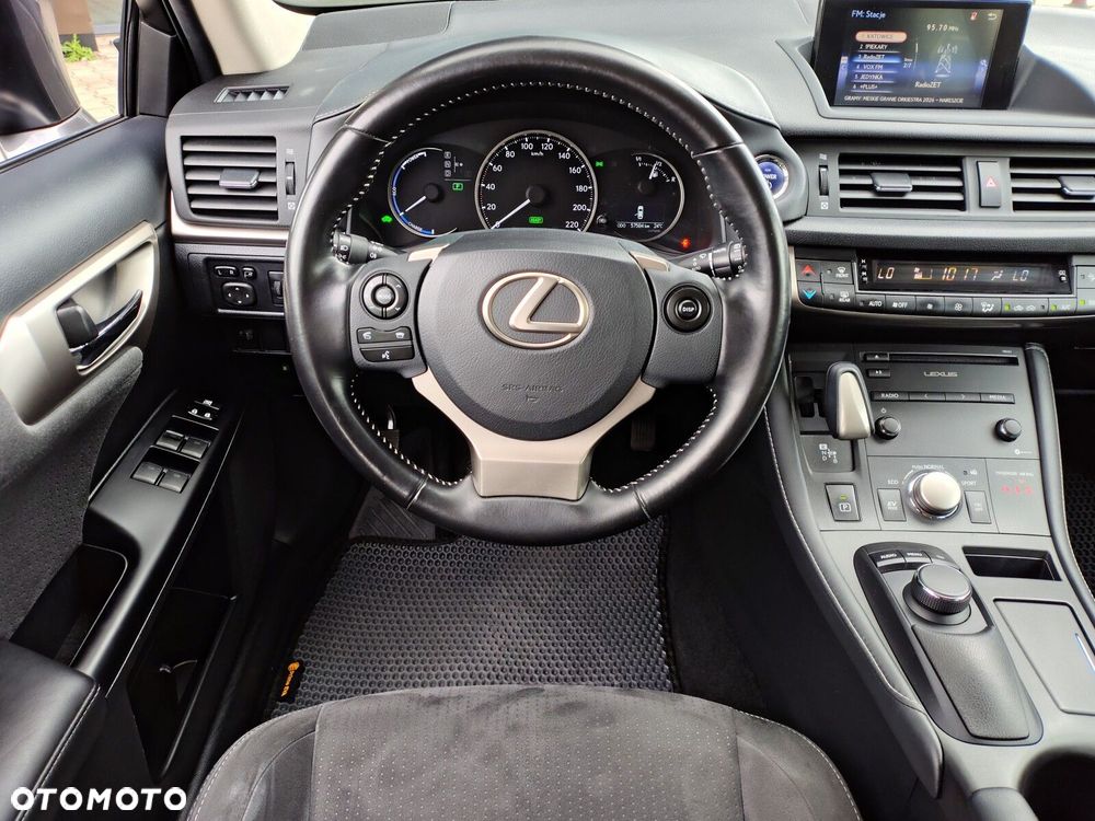 Lexus CT - 13