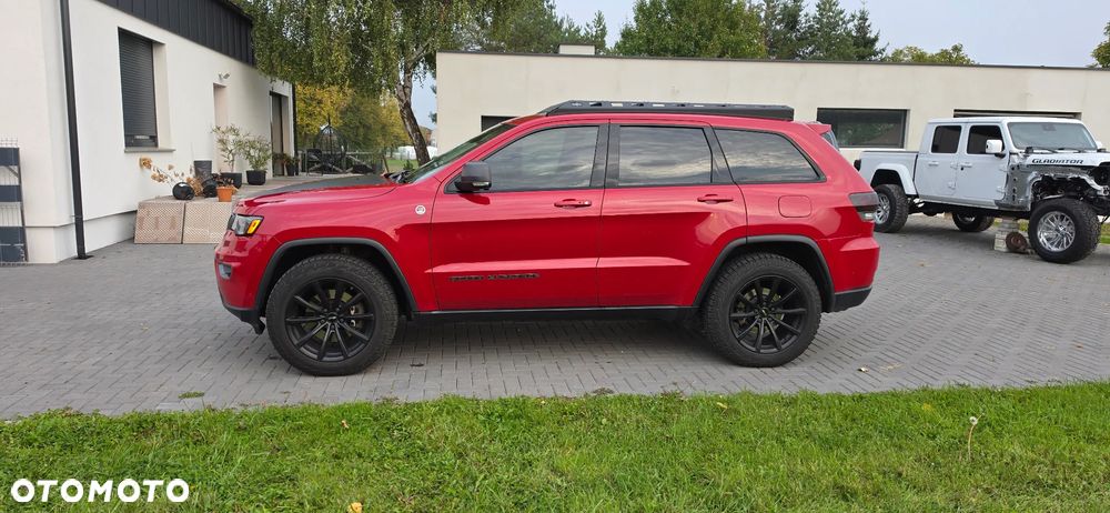 Jeep Grand Cherokee - 9