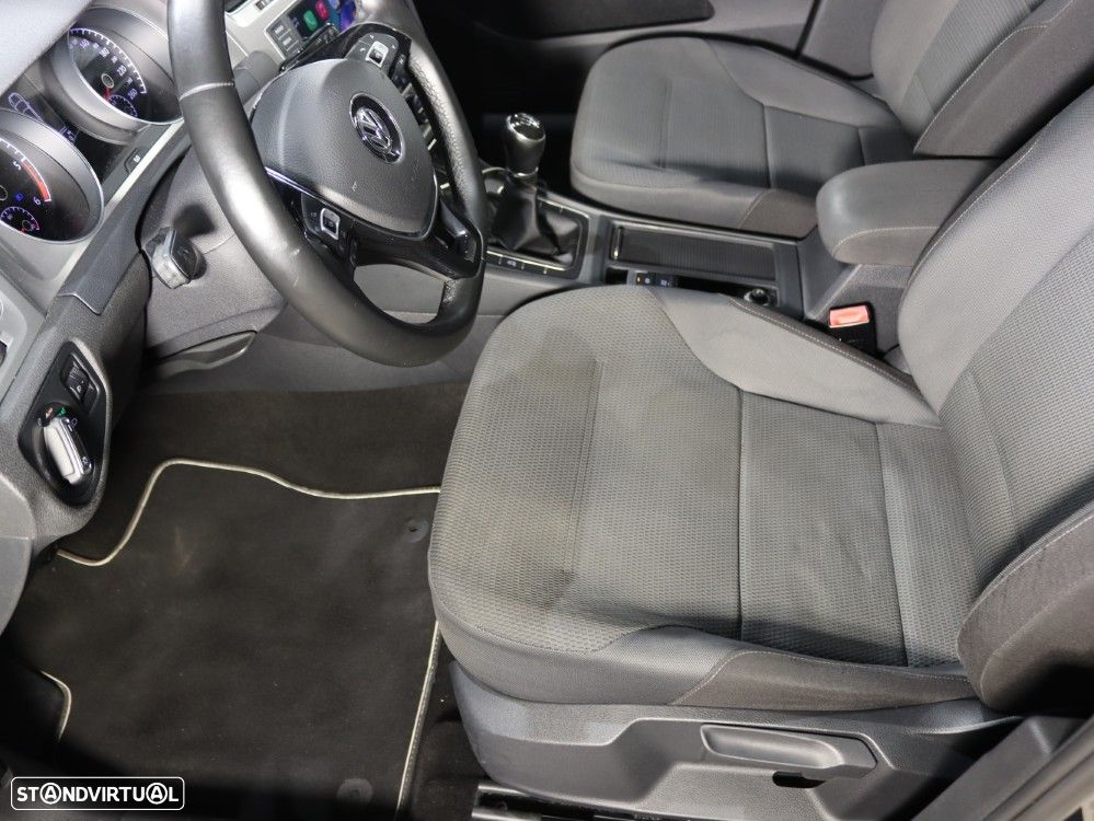 VW Golf 1.6 TDi BlueMotion Confortline - 9