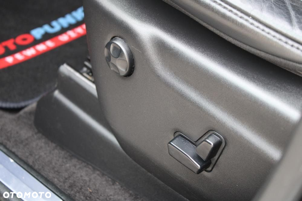 Jeep Grand Cherokee - 21