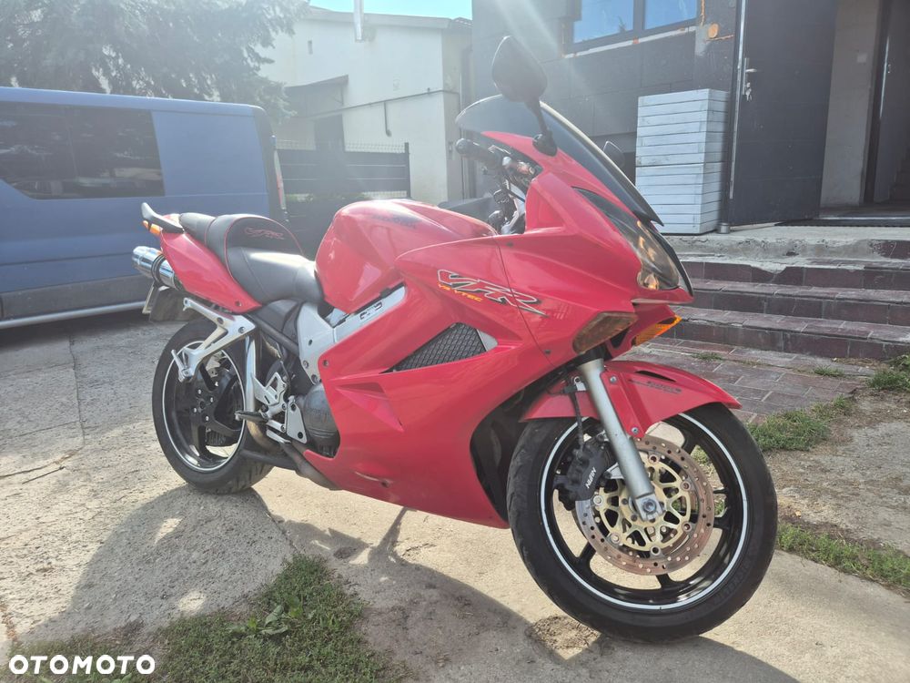 Honda VFR - 1