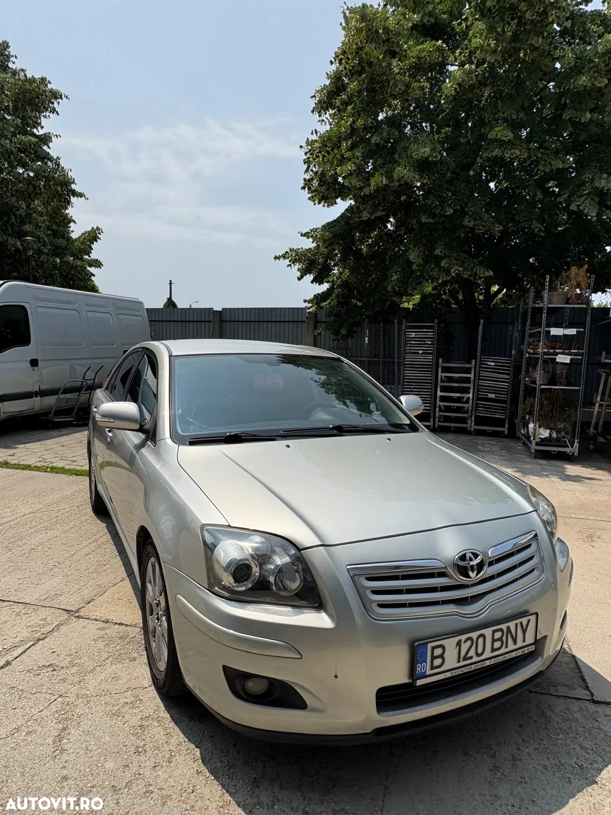Toyota Avensis - 2