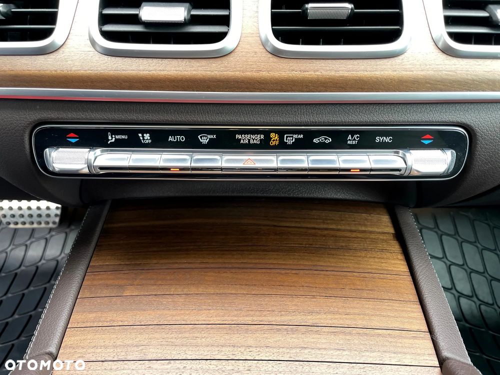Mercedes-Benz GLS - 13