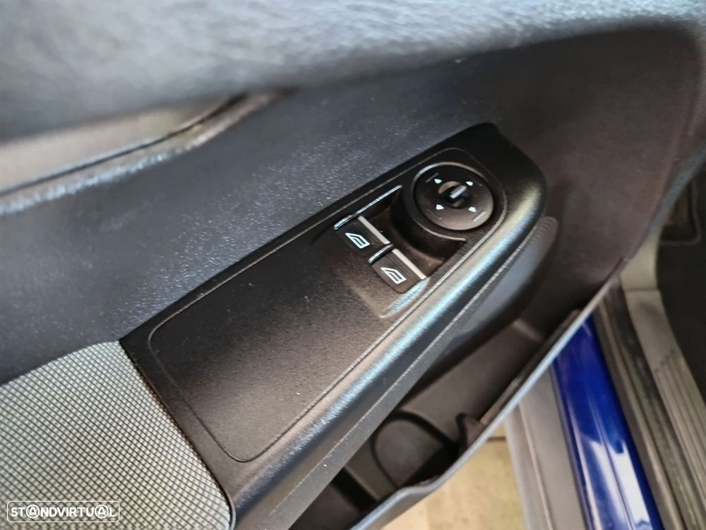 Ford Tourneo Courier 1.0 EcoBoost Titanium - 27