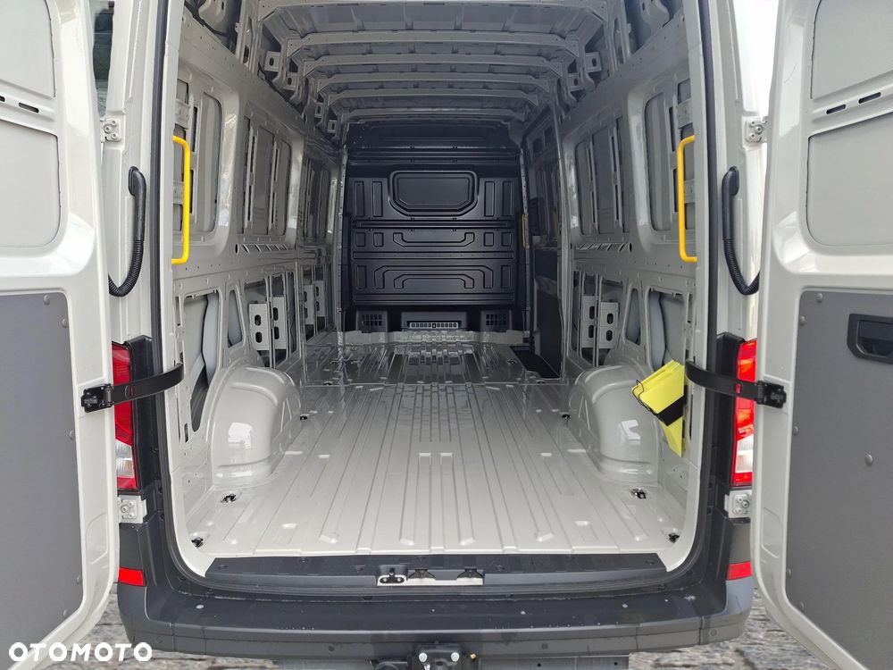 Volkswagen Crafter - 32