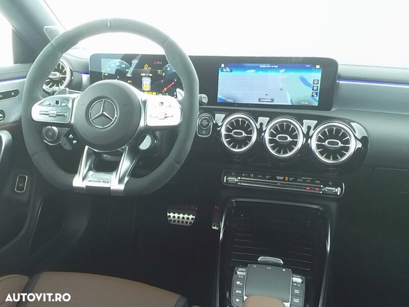 Mercedes-Benz CLA - 10