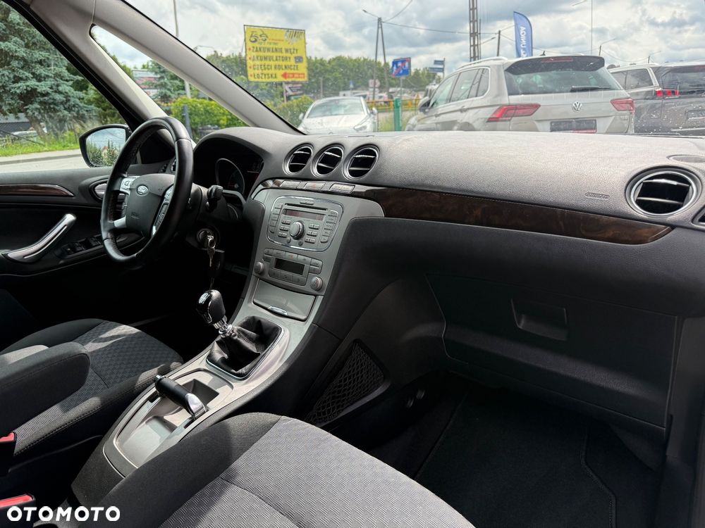 Ford Galaxy - 19