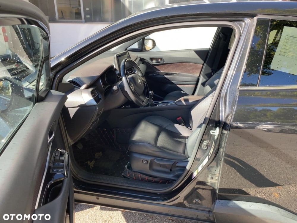 Toyota C-HR 1.2 Turbo Team Deutschland - 18