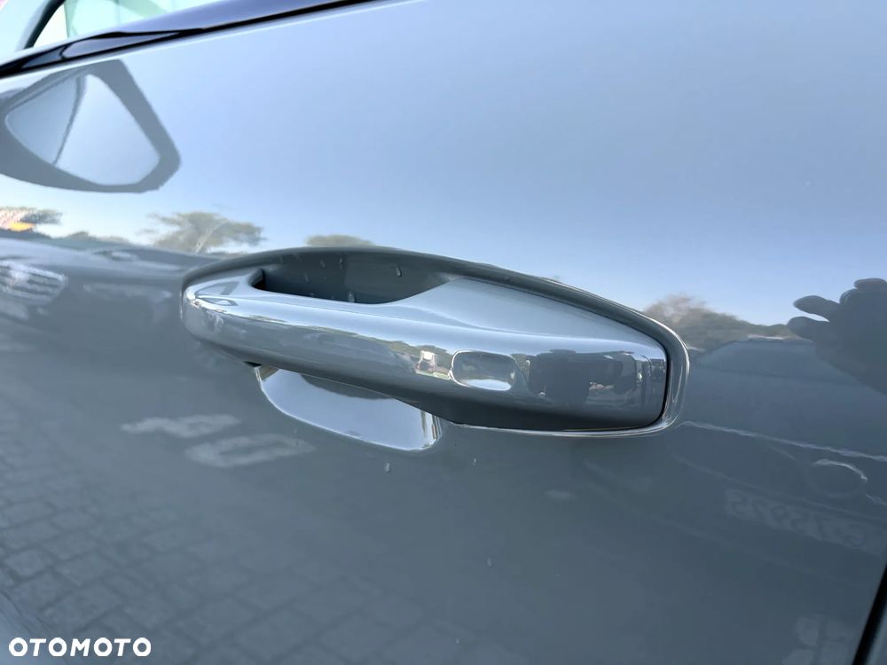 Volvo XC 40 B3 Plus Dark - 11