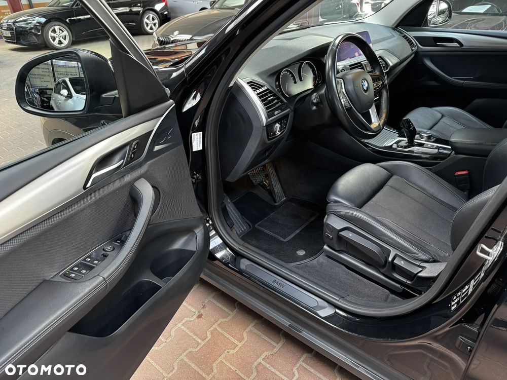 BMW X3 xDrive20d Advantage - 11